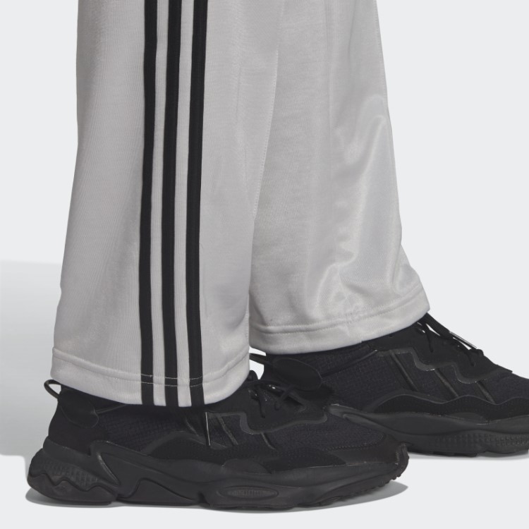 Calça Reta Adidas Silver Adicolor Classics Com Brilho Intenso