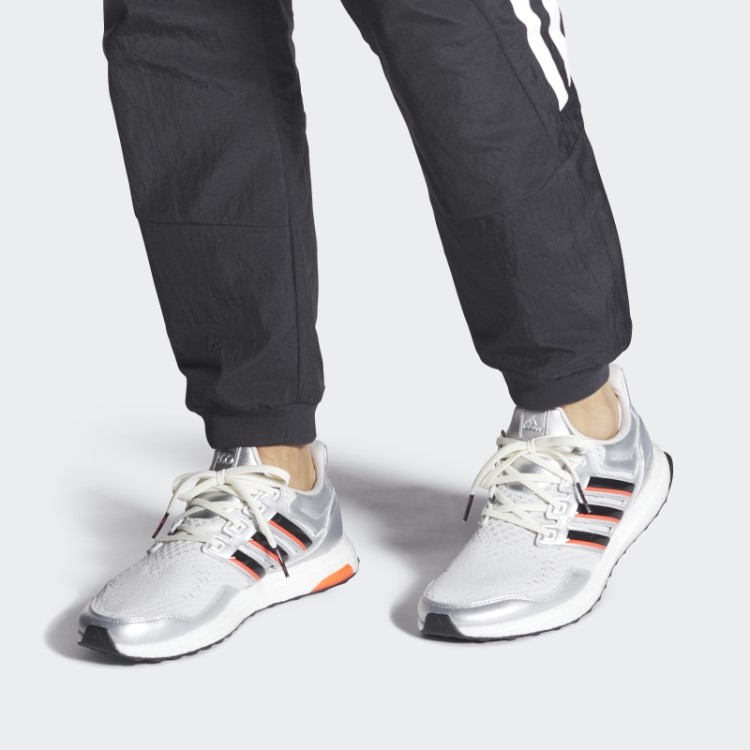 Adidas Ultraboost 1.0 X Disney 100 Sapatos Vermelhos