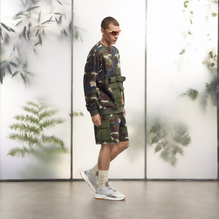 Moletom Adidas Com Estampa Camuflada E Bolso Canguru (todos Os Gêneros)