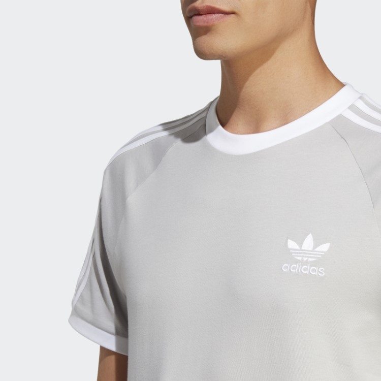 Camiseta Adidas Adicolor Classics Com As Três Listras Cinza