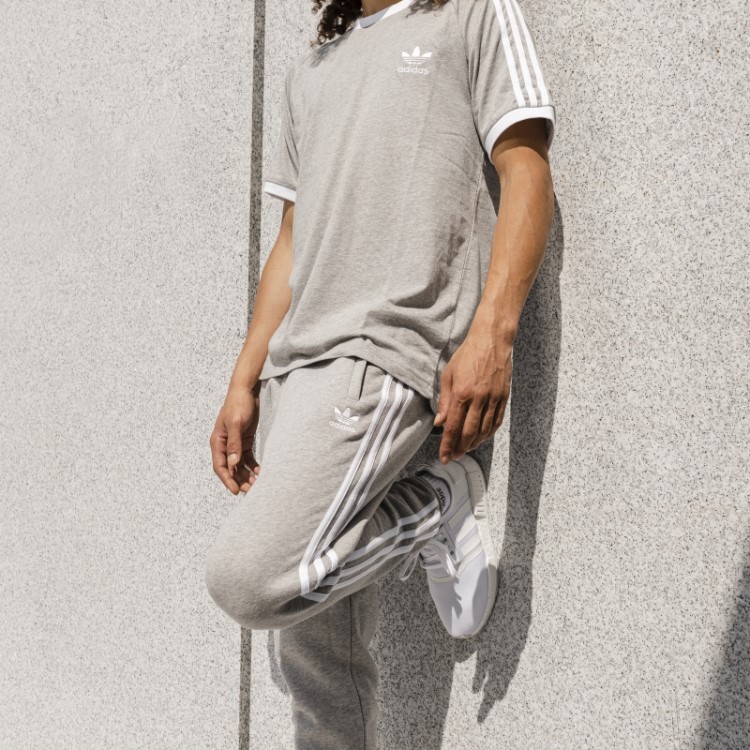 Calça Cinza Média Com As Três Listras Adidas