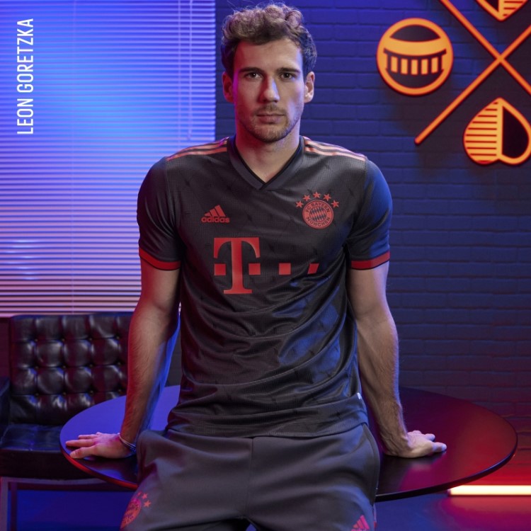 Adidas Fc Bayern 22/23 Terceira Camisa Autêntica Cinza Noturno