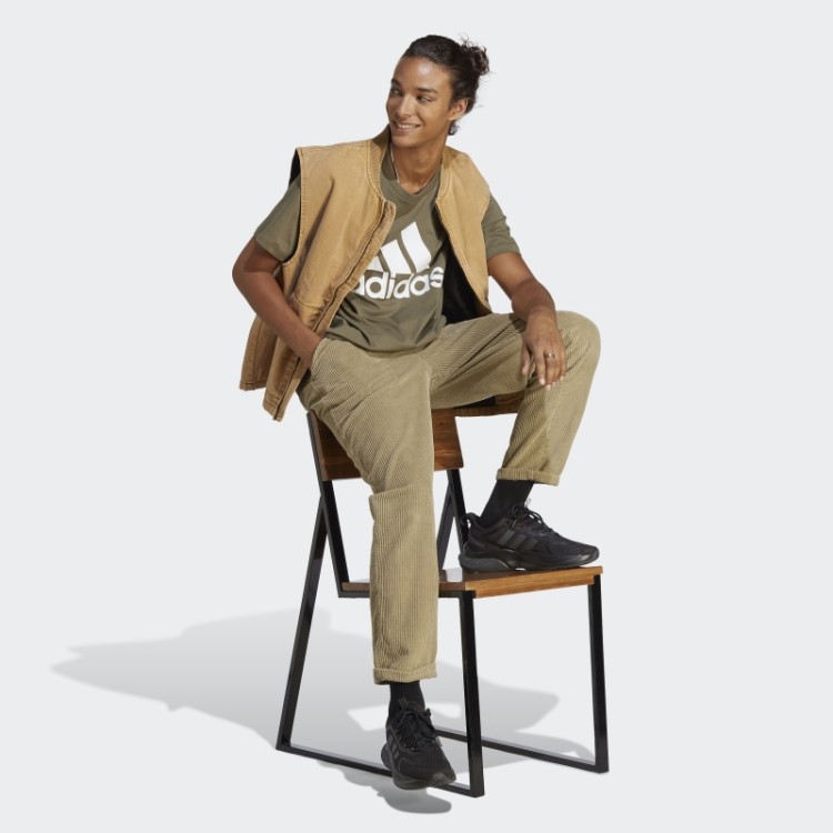 Camiseta Adidas Olive Essentials Single Jersey Com Logo Grande