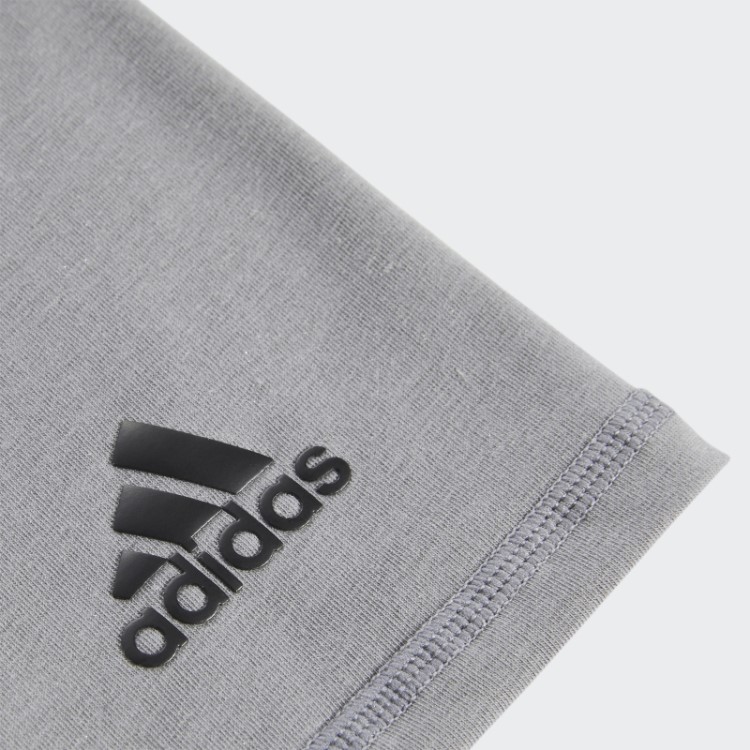 Polaina De Proteção Solar Adidas Cinza No Pescoço