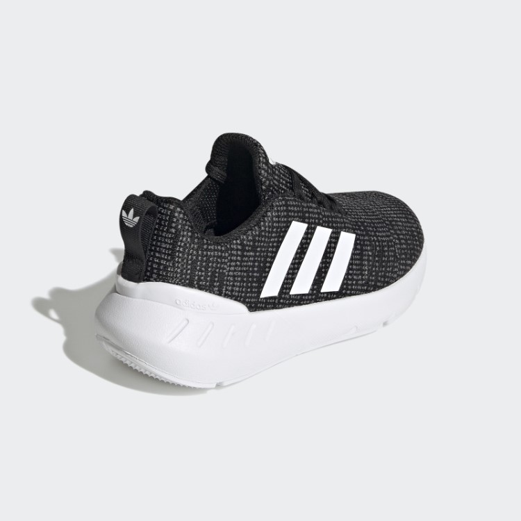 Tênis Preto Swift Run 22 Adidas