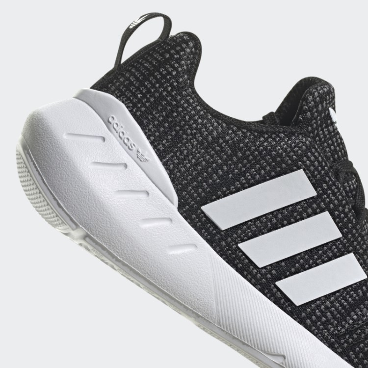 Tênis Preto Swift Run 22 Adidas