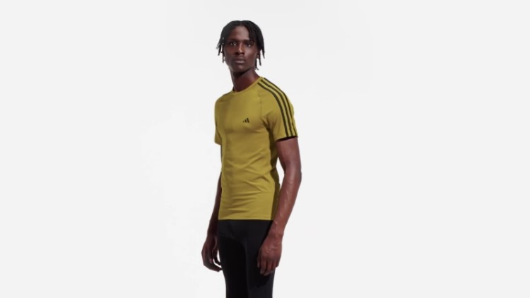 Camiseta De Treino Techfit Com As Três Listras Verde-oliva Adidas