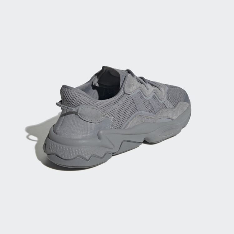 Tênis Adidas Ozweego Cinza