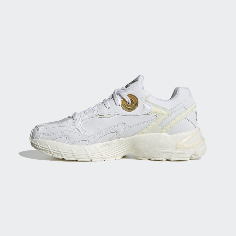 Sapatos Brancos Adidas Astir Quentes