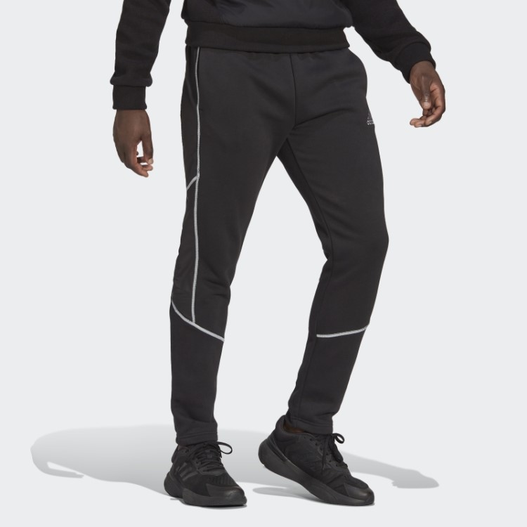 Calça De Lã Preta Adidas Essentials Refletida No Escuro