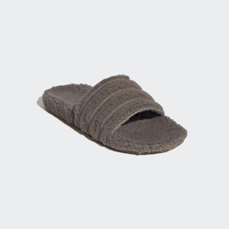 Slides Adilette Marrom Simples Da Adidas
