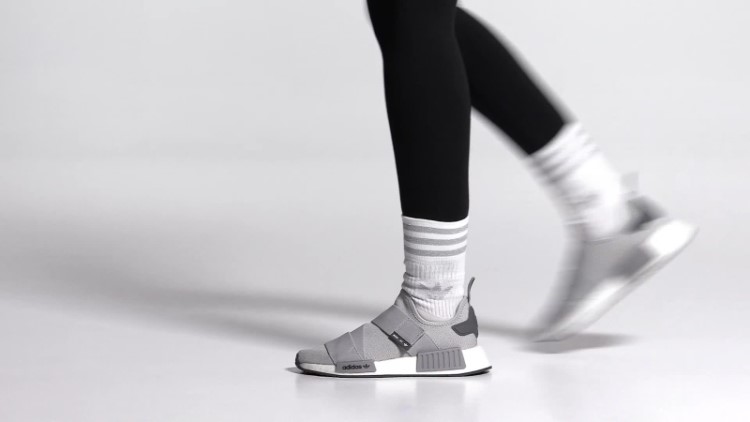 Sapato Cinza Adidas Nmd-r1 Com Tiras