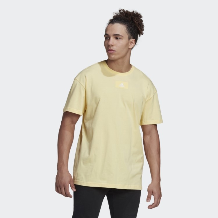 Camiseta Adidas Essentials Feelvivid Gola Ombro Amarela