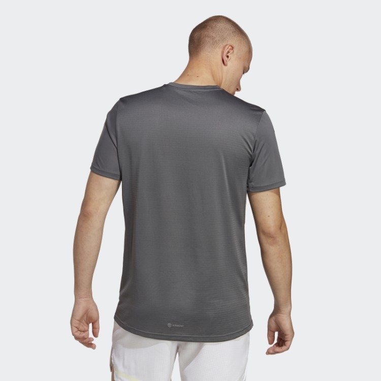 Adidas Possui A Camiseta Run Cinza