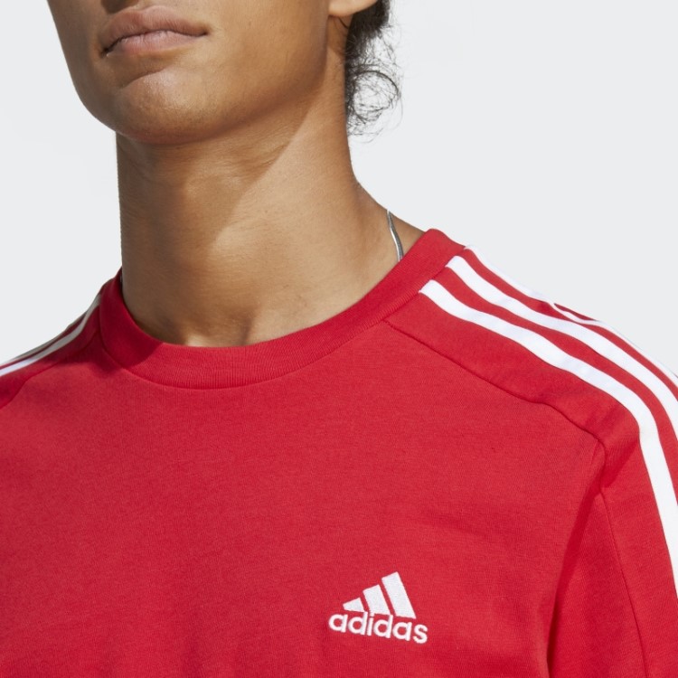 Camiseta Adidas Scarlet Essentials Em Jersey Simples Com As Três Listras