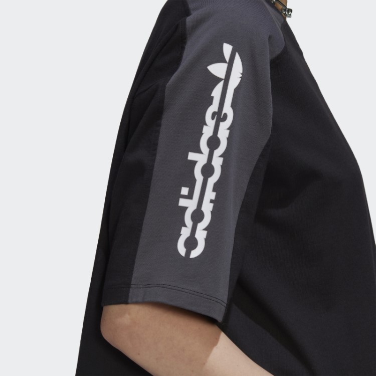 Camiseta Preta Adidas Com Recorte Gráfico Bloqueado
