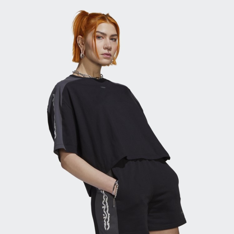 Camiseta Cropped Preta Estampada Adidas