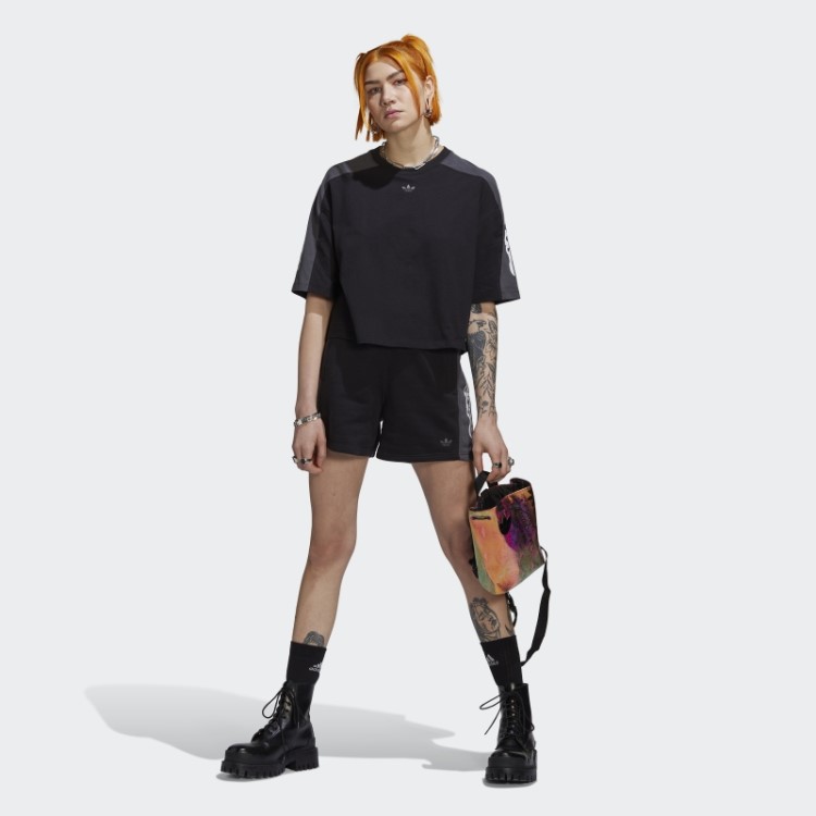 Camiseta Cropped Preta Estampada Adidas