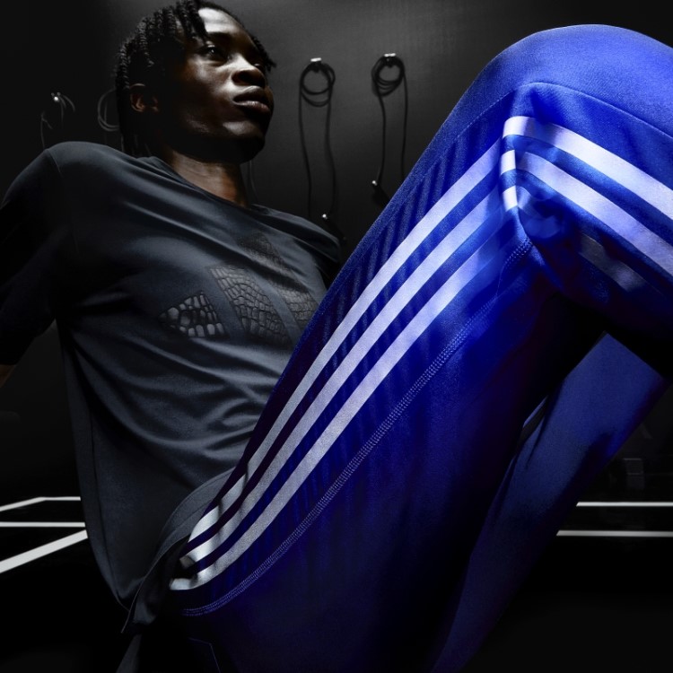 Camiseta De Treino Preta Best Of Adidas Quente