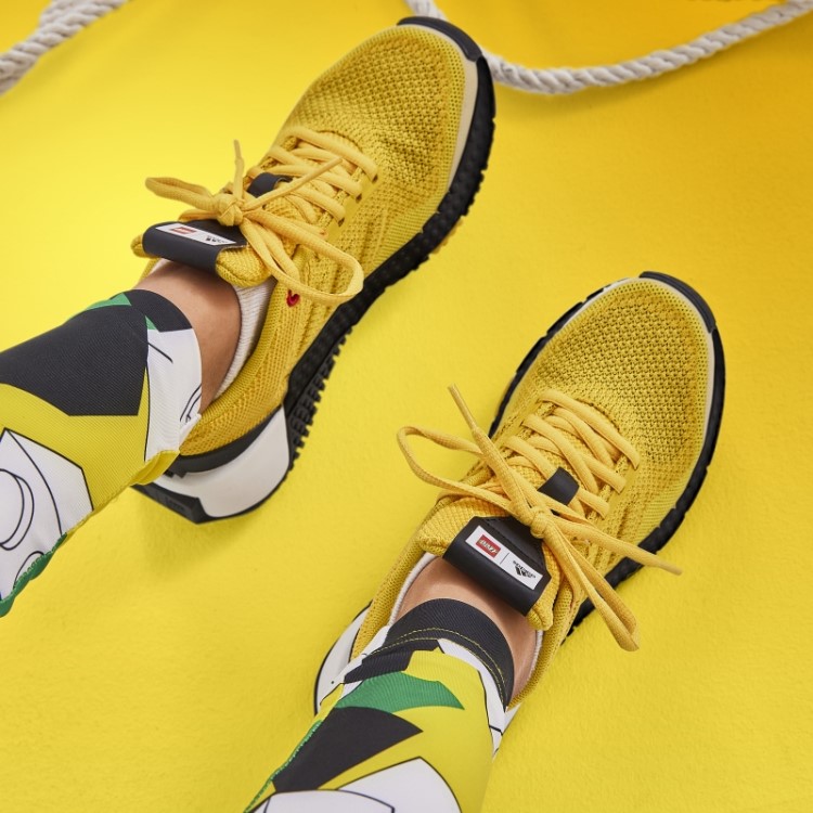Tênis Eqt Amarelo Quente Adidas X Lego Sport Pro