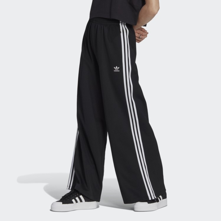 Calça Jogger Preta Adicolor Classics De Perna Larga Adidas