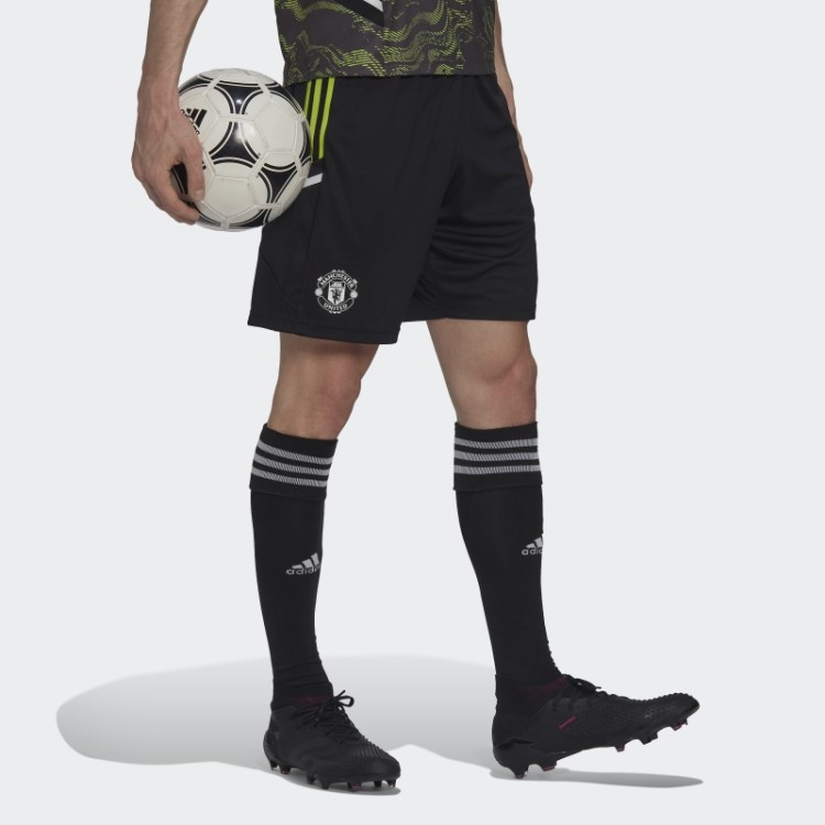 Bermuda De Treino Adidas Manchester United Condivo 22 Preto
