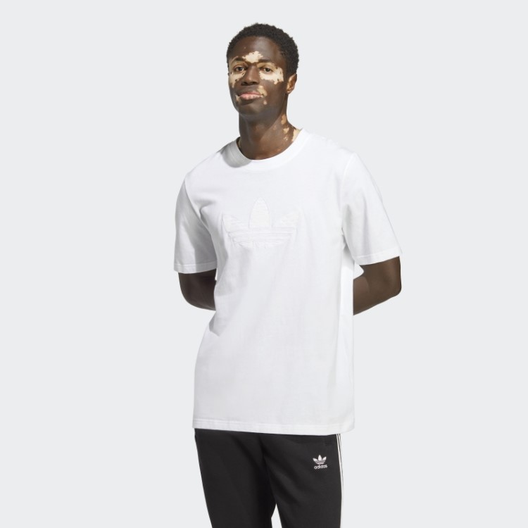 Camiseta Com Monograma Gráfico Adidas Branca