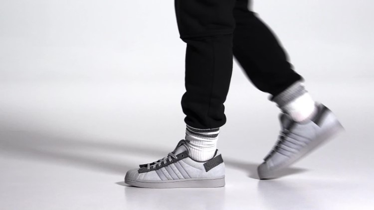 Tênis Cinza Adidas Superstar Parley
