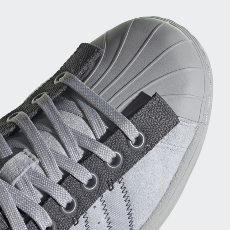 Tênis Cinza Adidas Superstar Parley
