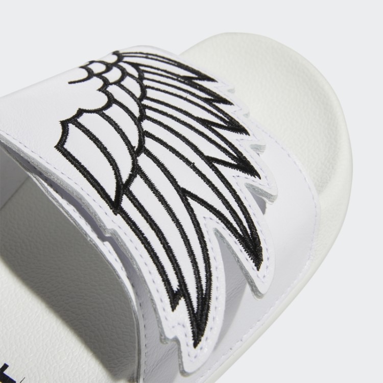 Slides De Asas De Adilette De Monograma Branco Adidas Jeremy Scott