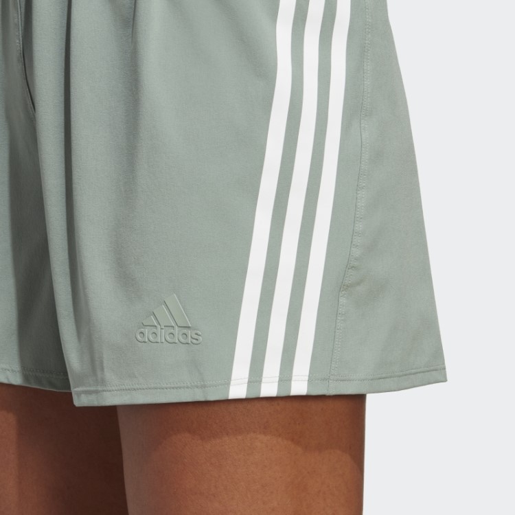 Bermuda Com As Três Listras Verde Prateada Trainicons Adidas