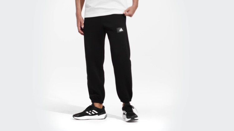 Calça De Moletom Preta Adidas Essentials Feelvivid De Lã De Algodão Com Perna Reta