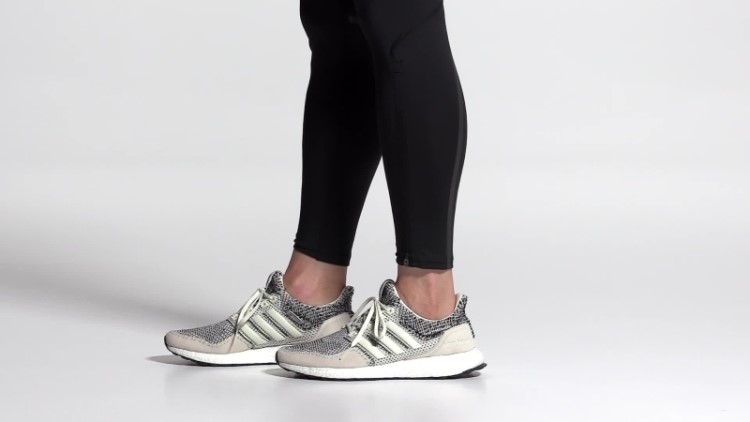 Tênis De Laboratório Adidas Ultraboost 1.0 Rlea Branco