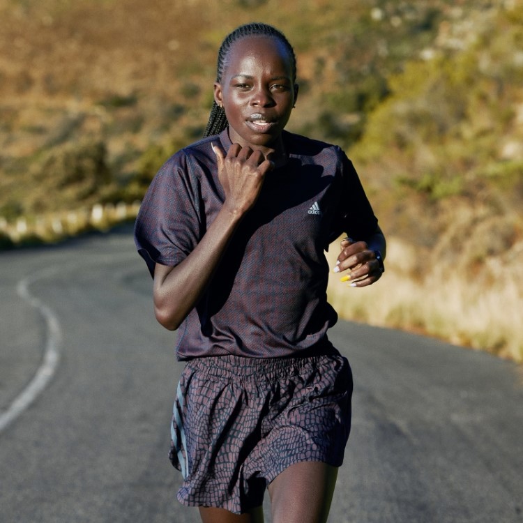 Adidas Run Icons Short De Corrida Preto Com As Três Listras E Estampa De Crocodilo
