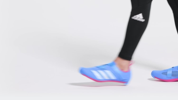O Sapato De Ciclismo Indoor Adidas Azul
