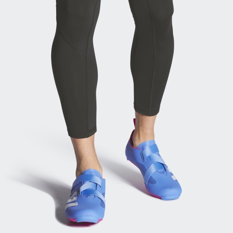 O Sapato De Ciclismo Indoor Adidas Azul