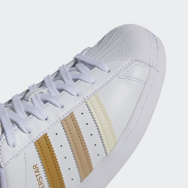 Tênis Adidas Superstar Bege Dourado