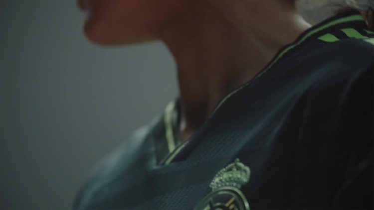 Real Madrid 22/23 Terceira Camisa Autêntica Adidas Preta
