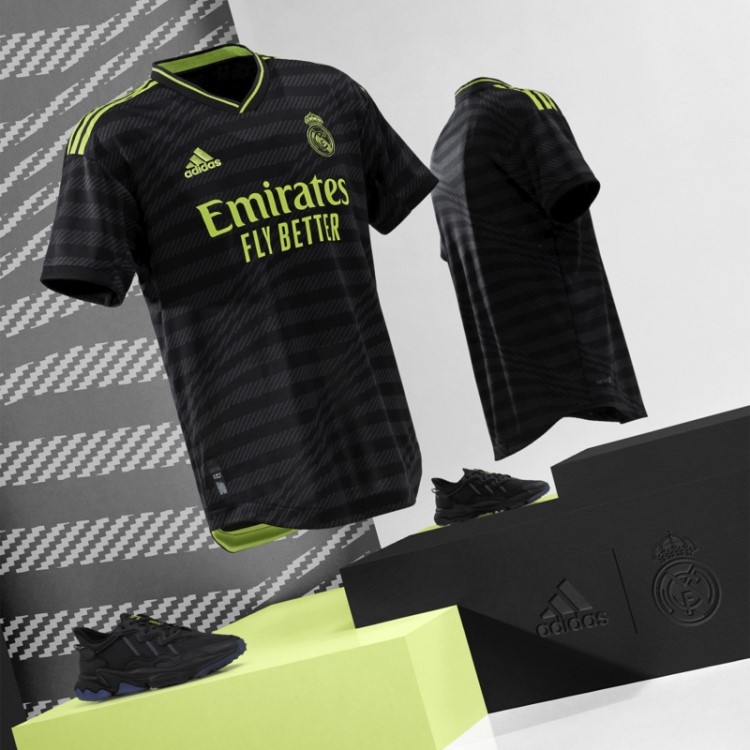 Real Madrid 22/23 Terceira Camisa Autêntica Adidas Preta