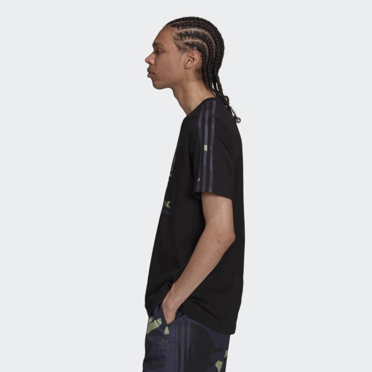 Camiseta Preta Adidas Com Estampa Camuflada