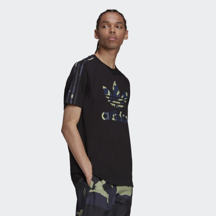 Camiseta Preta Adidas Com Estampa Camuflada