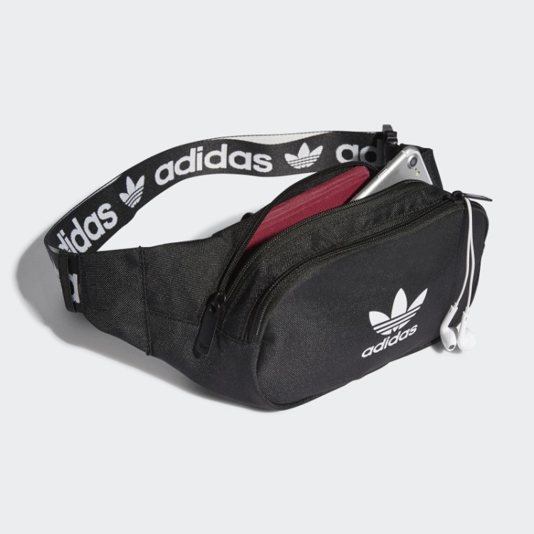 Bolsa De Cintura Preta Adicolor Com A Marca Adidas
