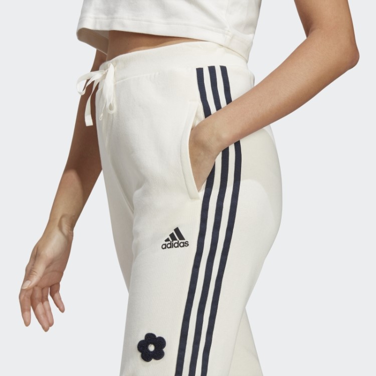 Jogger Branco Com As Três Listras De Cintura Alta E Apliques De Flores Em Chenille Adidas