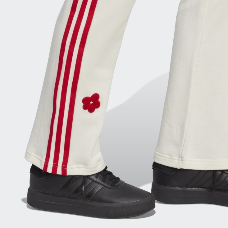 Jogger Branco Com As Três Listras De Cintura Alta E Apliques De Flores Em Chenille Adidas