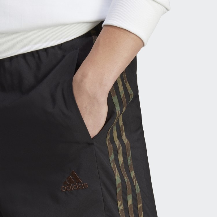 Shorts Com As Três Listras Adidas Aeroready Essentials Chelsea