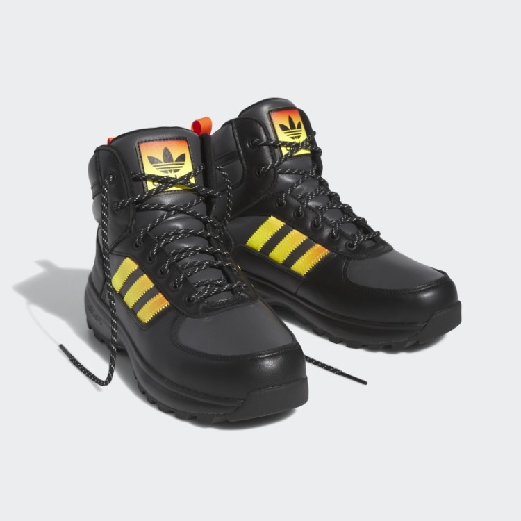 Bota Adidas Chasker Preta