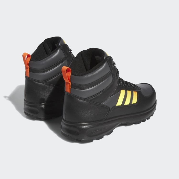 Bota Adidas Chasker Preta