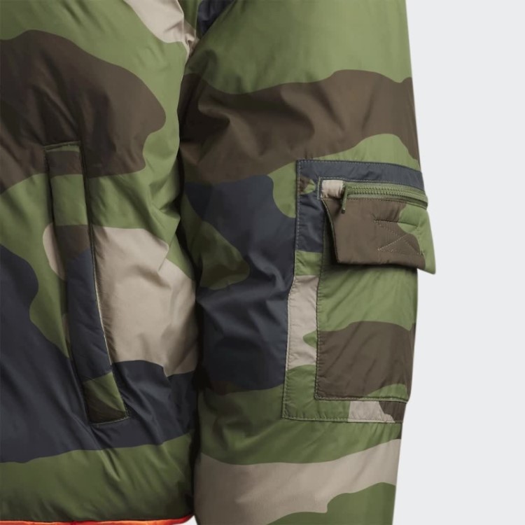 Jaqueta Puffer De Nylon Leve Com Estampa Camuflada (todos Os Gêneros)