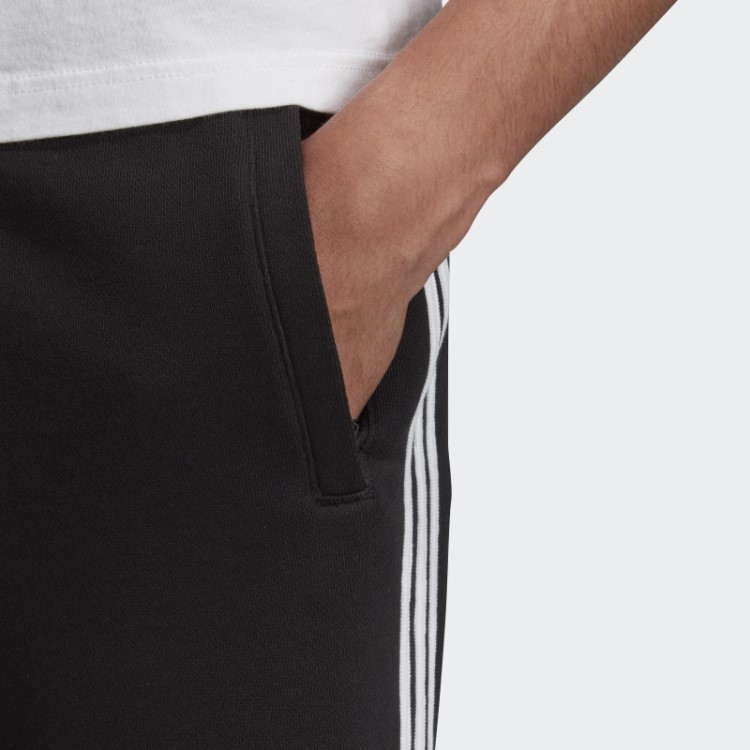 Short De Moletom Com As Três Listras Adidas Preto