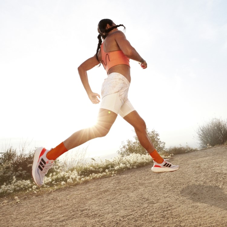 Tênis De Corrida Adidas Ultraboost Light Branco
